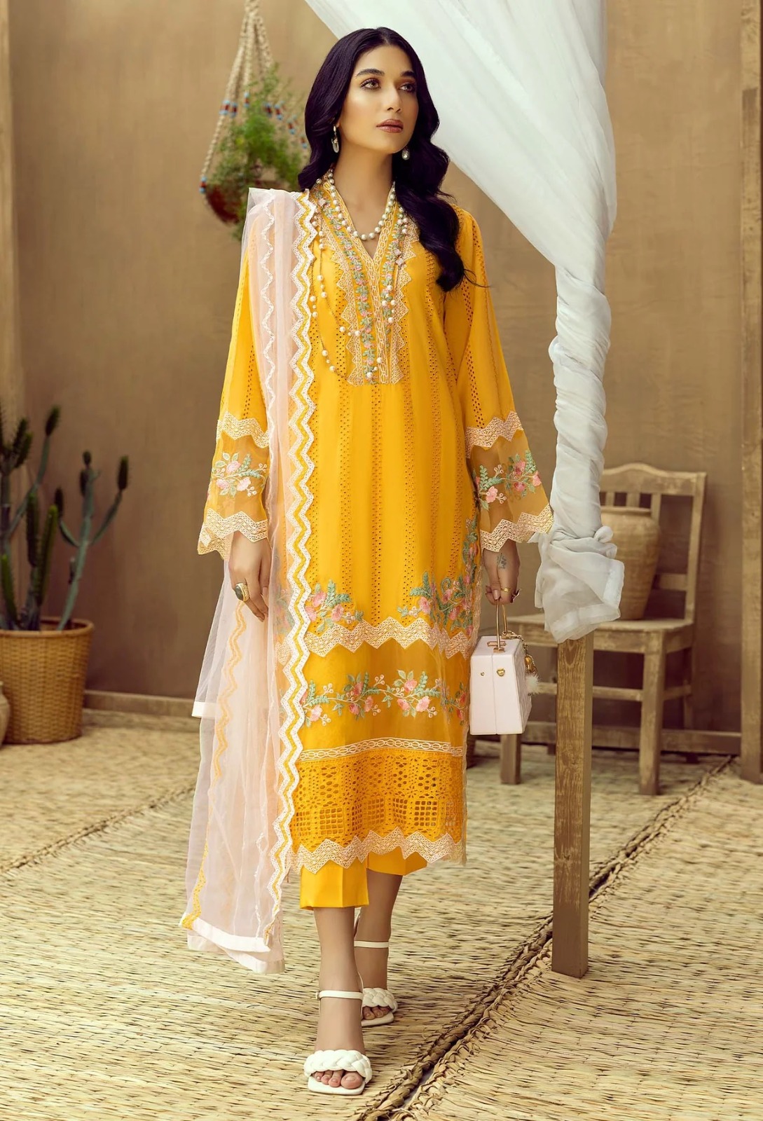 Embroidered Women Luxury Lawn Eid Dress With Embroidered Organza Doppta