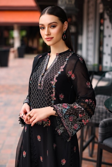 Women Eid wear Dress Embroidered Lawn with Chiffon Dopatta by Breeze